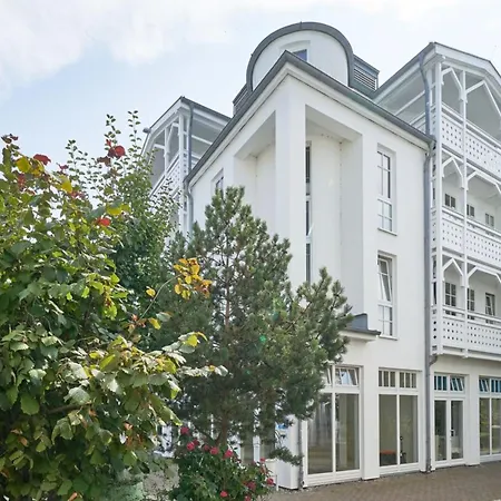 In Mit Balkon, Hund * Sellin (Rugen)